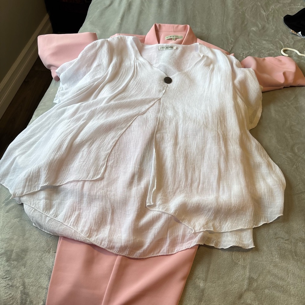 White Womans Blouse - Picture 6 of 7